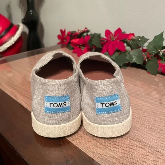 TOMS Avalon Slip Ons - Picture 4 of 8